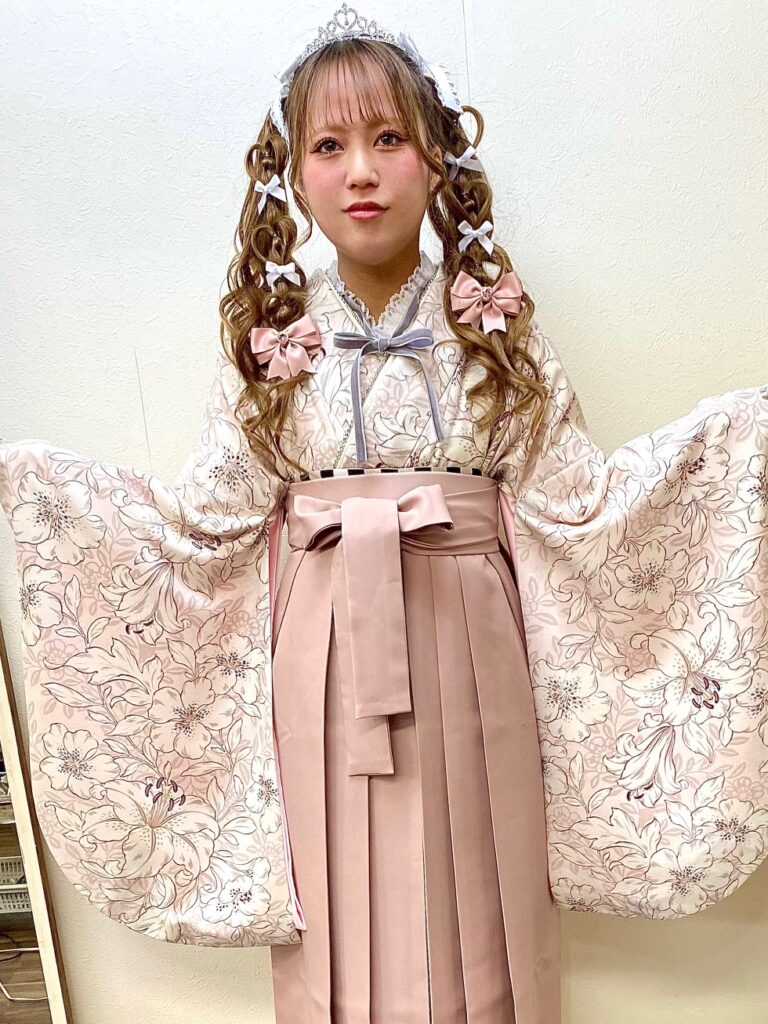 卒業式♪可愛い髪型で『袴着付け＋ヘアセット』(^○^)